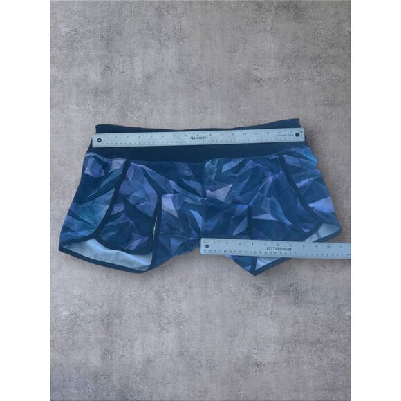 Lululemon Run Times Short 4-way Stretch 4in
Pretty Prism Multi Black Wmns Sz 12 - Picture 8 of 10